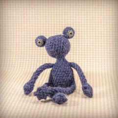 Lucky Frog - Blue (magnets)