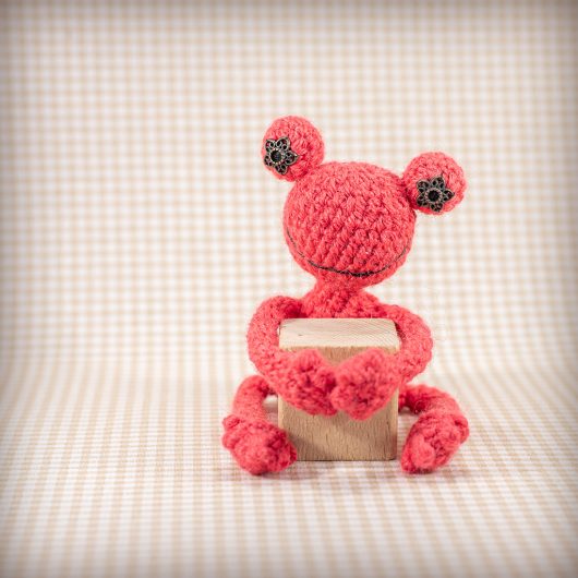 Lucky Frog - Bright pink (magnets) - Image 4