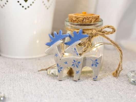 Metallic gray reindeer decoration - Image 3