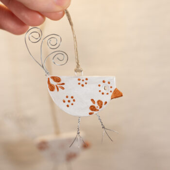 Helmenvalkoinen lintukoriste