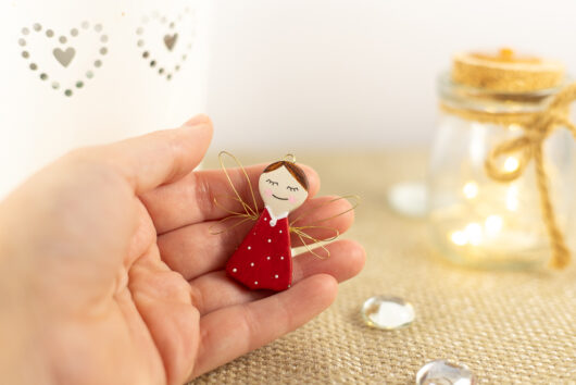 Red angel decoration - Image 2