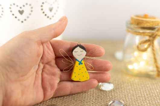Yellow angel decoration - Image 4
