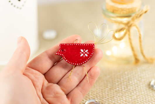 Red bird decoration - Image 2