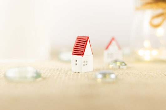 Set of white houses - Image 4