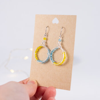 Lasihelmikorvakorut - hopeoitu kupari