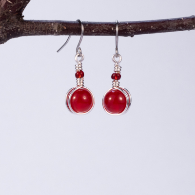 Lasihelmikorvakorut – hopeoitu kupari