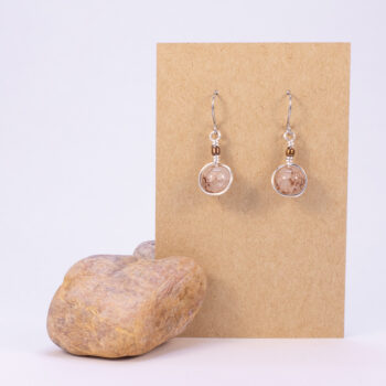 Lasihelmikorvakorut - hopeoitu kupari