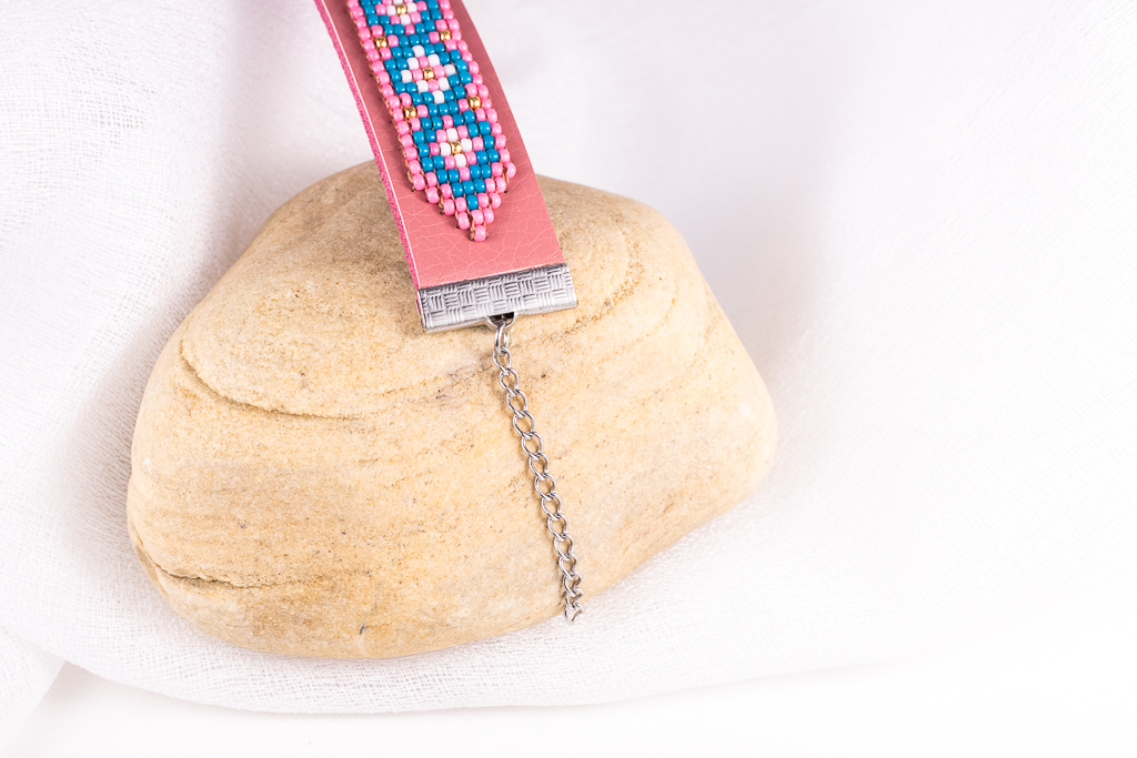 Vaaleapunainen rannekoru - Image 4